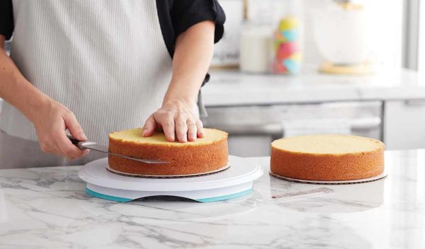 Assembling a Cake